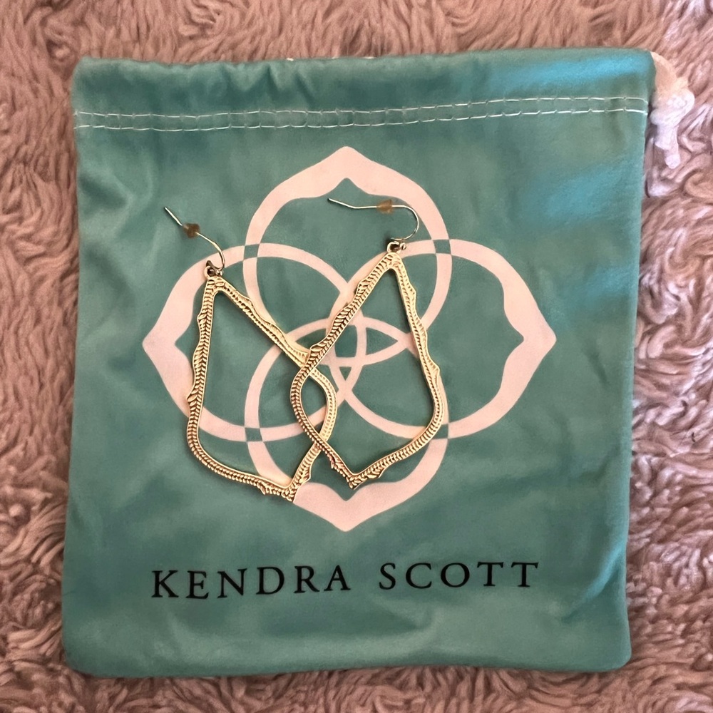 Kendra Scott Gold Sophee earrings